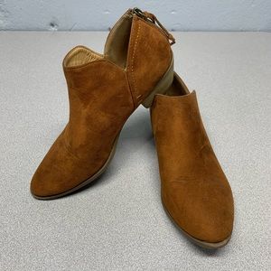Brown ankle bootie